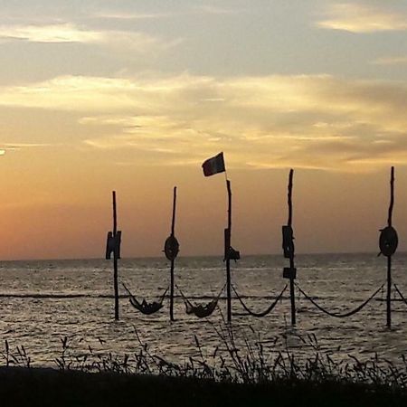 Hostel La Isla Holbox Exterior photo
